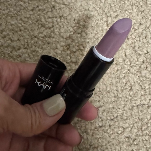 NYX "Smoke Me" lipstick - Picture 4 of 9